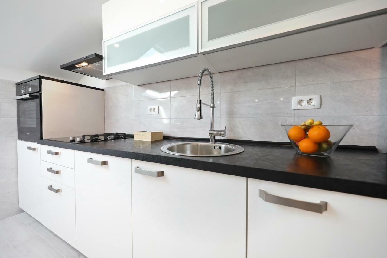 Zara Three Wells Apartment Luaran gambar